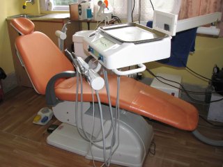 Clinique de Gampopa, fauteuil dentaire